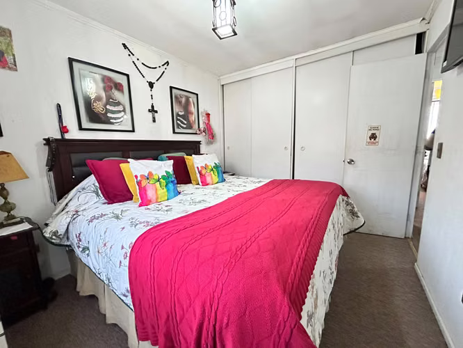 CASA FAMILIAR VENTA EN QUILICURA  3D   Y 2 B CERCA DEL METRO - Imagen 7