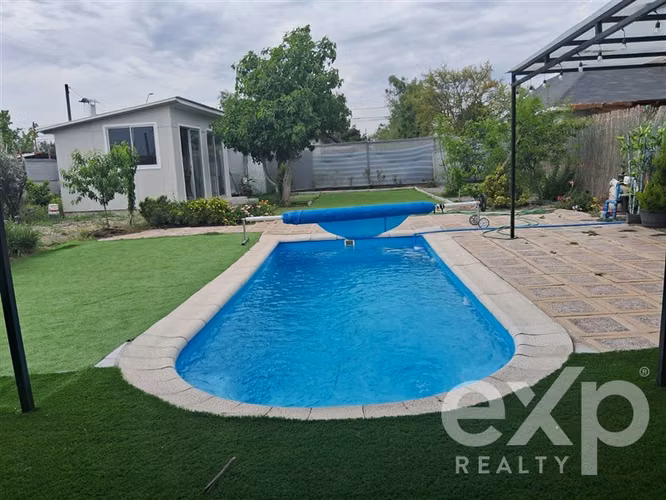 Casa en venta de 3 dorm, 3 bañ. en Huertos Familiares Tiltil