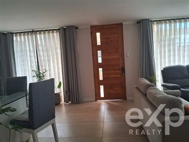 Casa en venta de 3 dorm, 3 bañ. en Huertos Familiares Tiltil