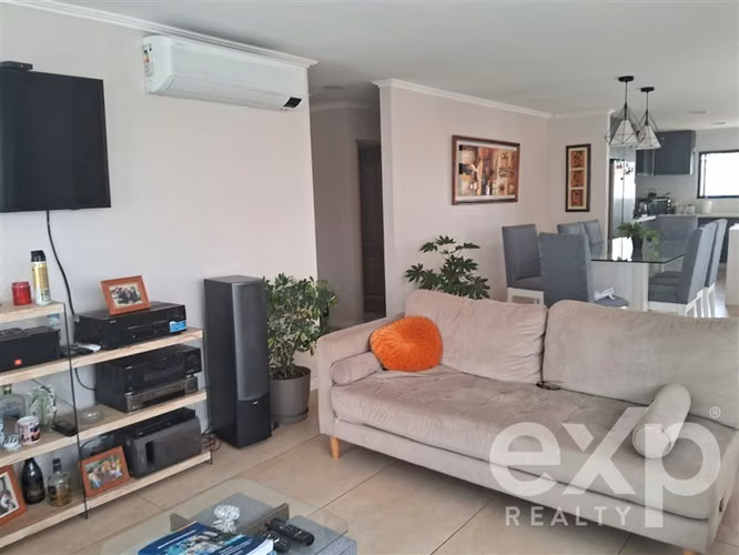 Casa en venta de 3 dorm, 3 bañ. en Huertos Familiares Tiltil
