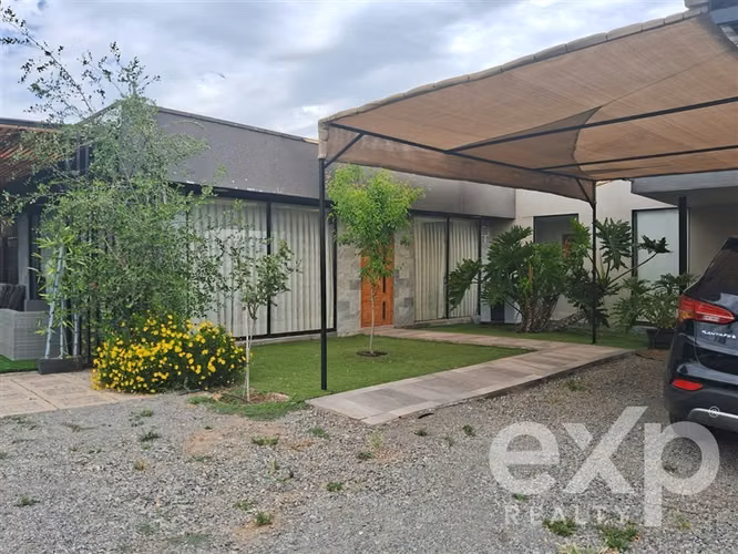 Casa en venta de 3 dorm, 3 bañ. en Huertos Familiares Tiltil