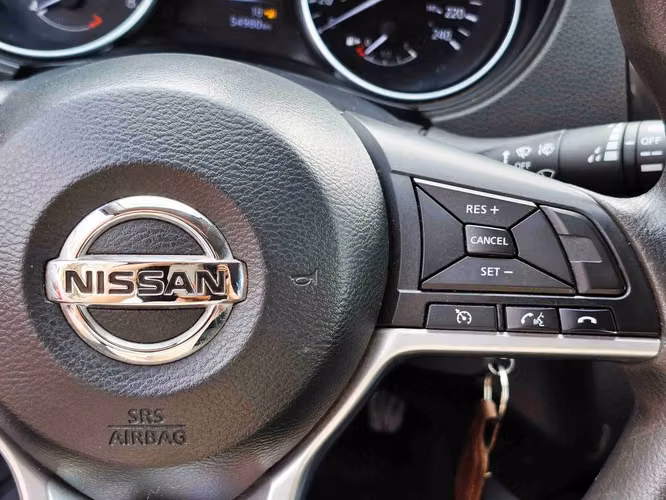 NISSAN QASHQAI 2019