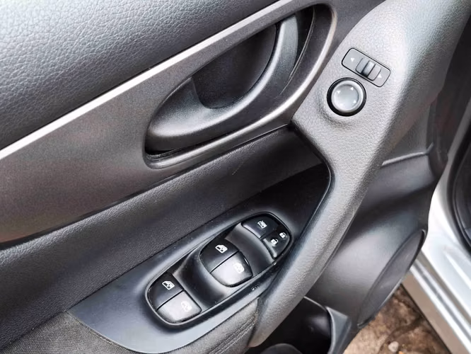 NISSAN QASHQAI 2019