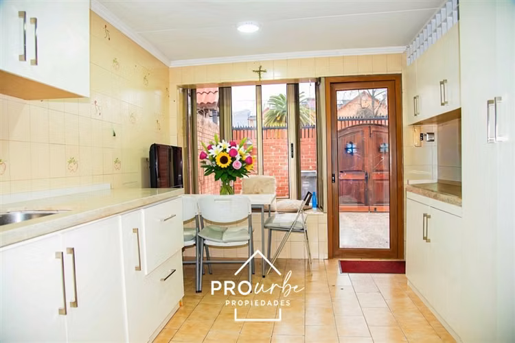 Casa en venta de 4 dorm. en Vitacura - Imagen 4