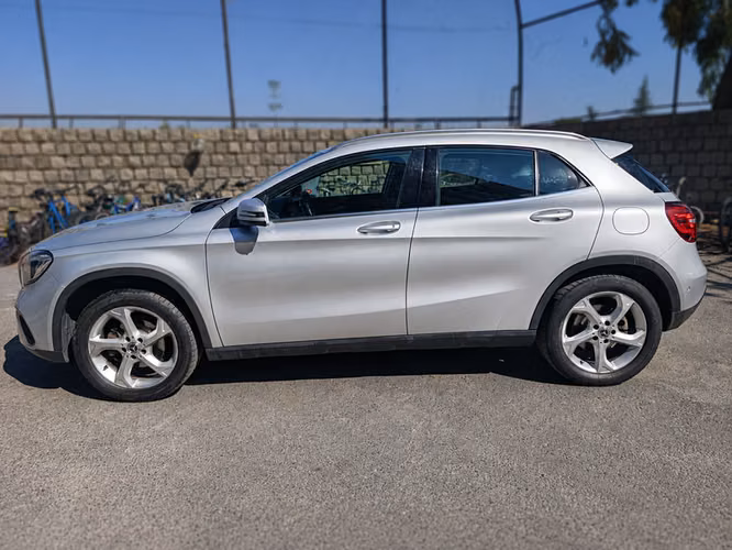 MERCEDES BENZ GLA 200 HB 1.6 - 2020 | 4354