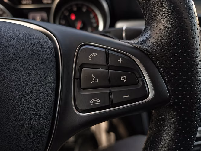 MERCEDES BENZ GLA 200 HB 1.6 - 2020 | 4354