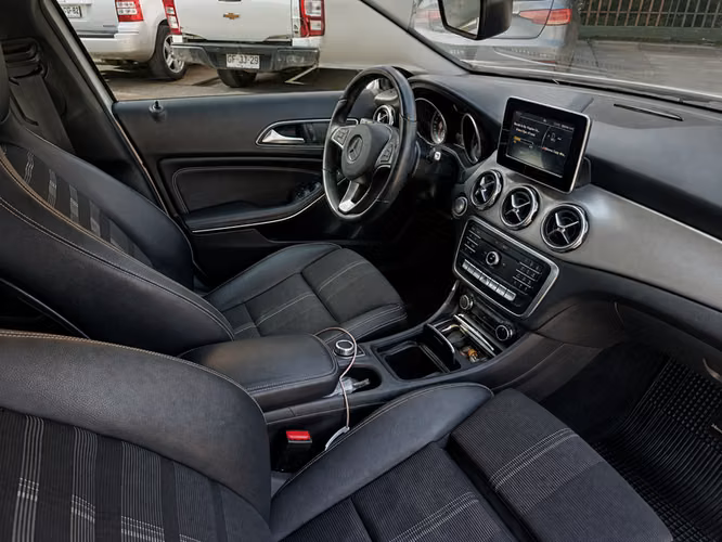 MERCEDES BENZ GLA 200 HB 1.6 - 2020 | 4354