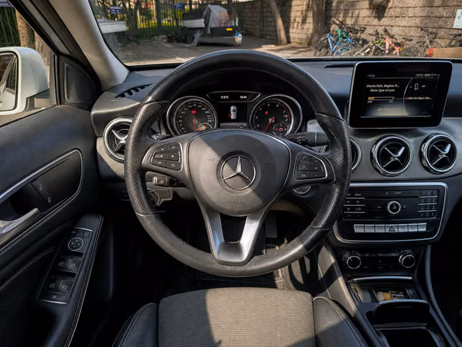 MERCEDES BENZ GLA 200 HB 1.6 - 2020 | 4354