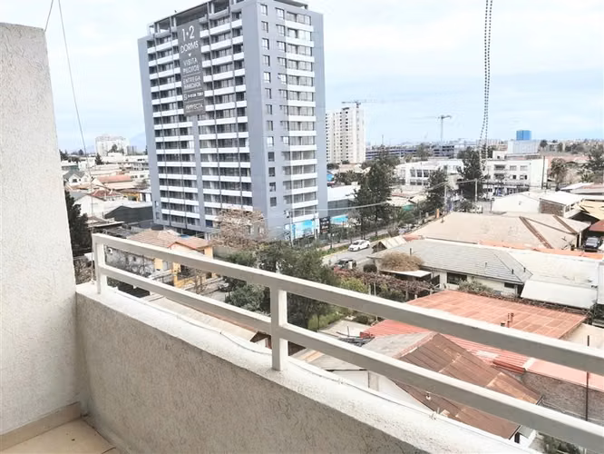 Departamento en venta de 3 dorm. en La Cisterna
