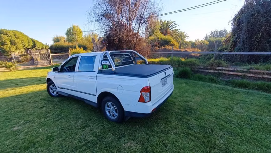 Vendo Ssangyong action SPORT 2.0 petróleo full caja sexta aire acondicionado comandos al volante llantas ,lona marítima barra antivuelco