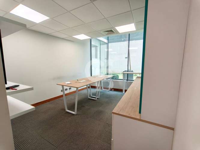 Oficina Las Condes con 2 privados y bodega - Imagen 3