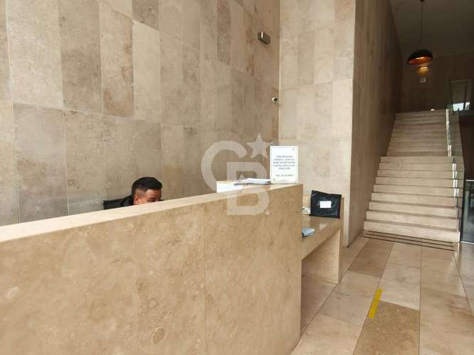 Oficina Las Condes con 2 privados y bodega - Imagen 9