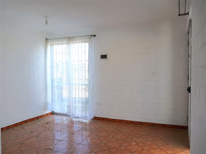 Casa en venta de 2 dorm. 1 baño 1Est 1 Bodega - QUILLOTA