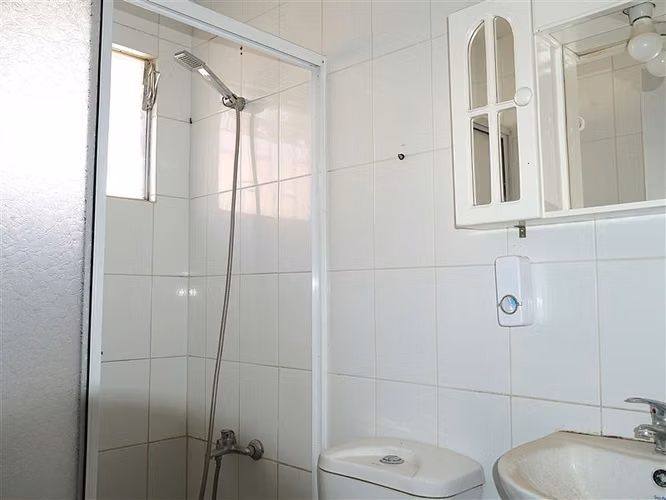 Casa en venta de 2 dorm. 1 baño 1Est 1 Bodega - QUILLOTA