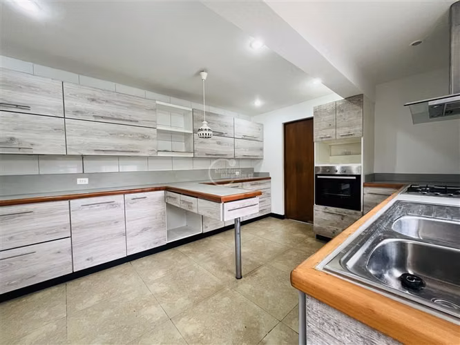 Arriendo casa de 3D y 3B en Lo Barnechea Shopping La Dehesa