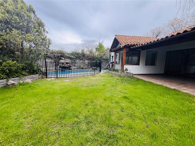 Arriendo casa de 3D y 3B en Lo Barnechea Shopping La Dehesa