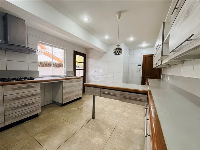 Arriendo casa de 3D y 3B en Lo Barnechea Shopping La Dehesa