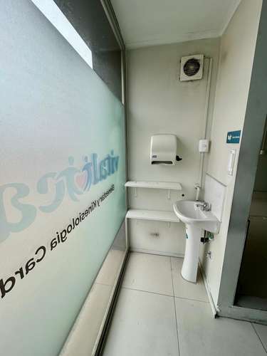  ARRIENDO DE OFICINAS, BOX EN EDIFICIO ARENAS DE AMUNATEGUI, 209 Y 210, 29,66 MT2 CADA UNA.