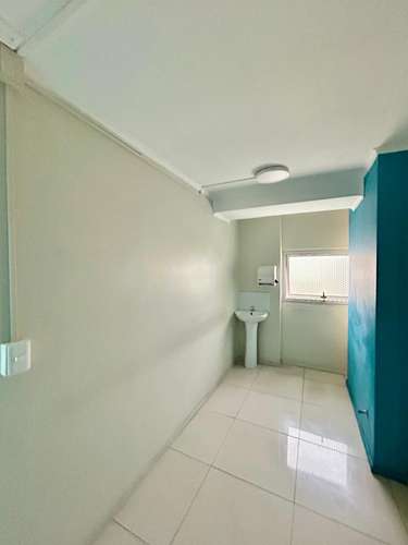  ARRIENDO DE OFICINAS, BOX EN EDIFICIO ARENAS DE AMUNATEGUI, 209 Y 210, 29,66 MT2 CADA UNA.