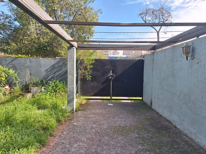 Arriendo amplio departamento con patio exclusivo en Las Condes - Imagen 12