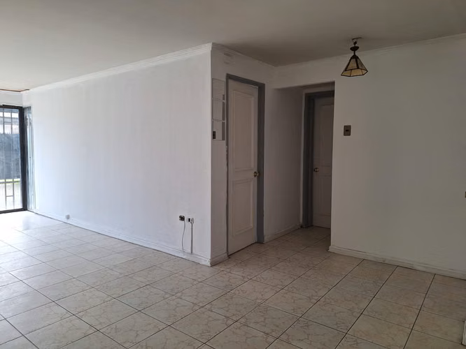 Arriendo amplio departamento con patio exclusivo en Las Condes - Imagen 5