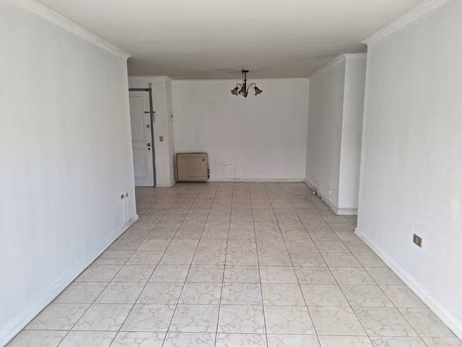 Arriendo amplio departamento con patio exclusivo en Las Condes - Imagen 14