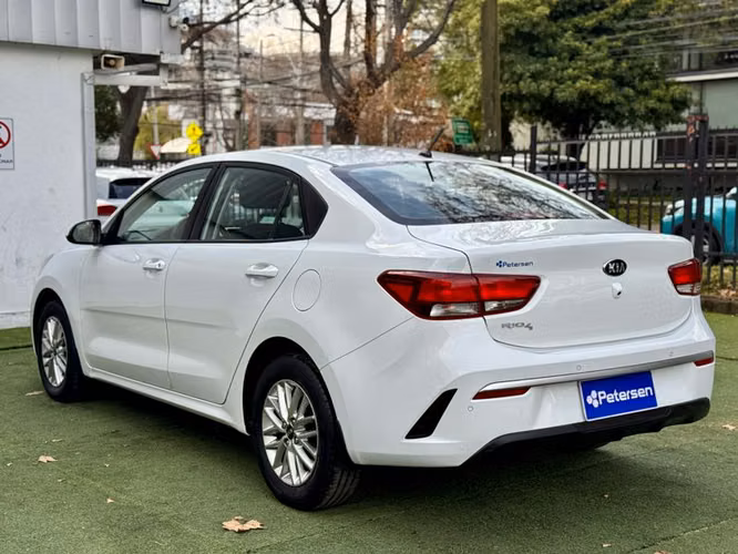 KIA RIO 4 LX 1.4L 6MT AC ABS - 2022 | 2860