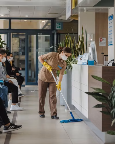 Personal de Aseo – Central de Esterilización