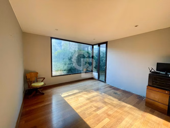 Encantadora Casa Familiar en Zona Exclusiva - Imagen 5