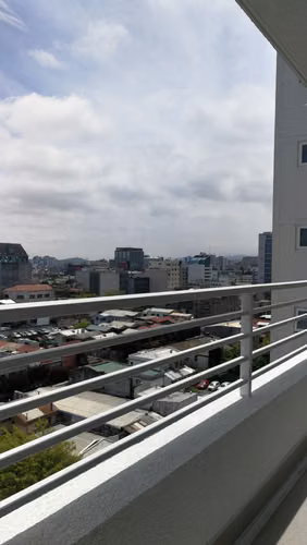 Agradable departamento central, sol de tarde, estacionamiento