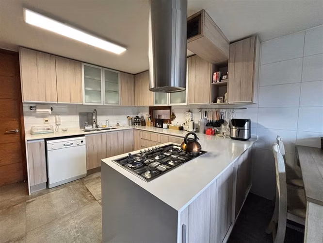 Departamento venta 4D/ 3B. Condominio San Carlos Apoquindo