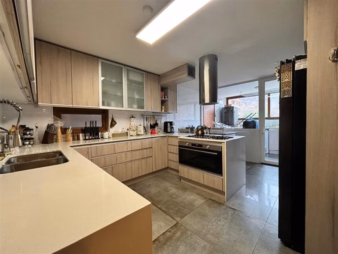 Departamento venta 4D/ 3B. Condominio San Carlos Apoquindo
