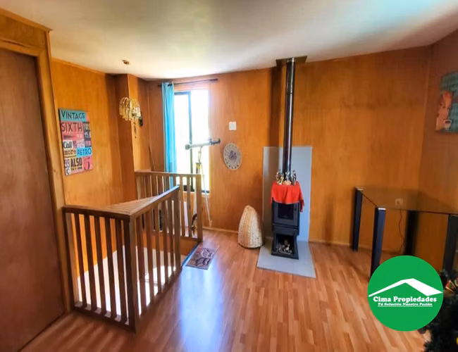 Venta Casa en Quillón: 4 Dormitorios, Amplio Terreno y Piscina