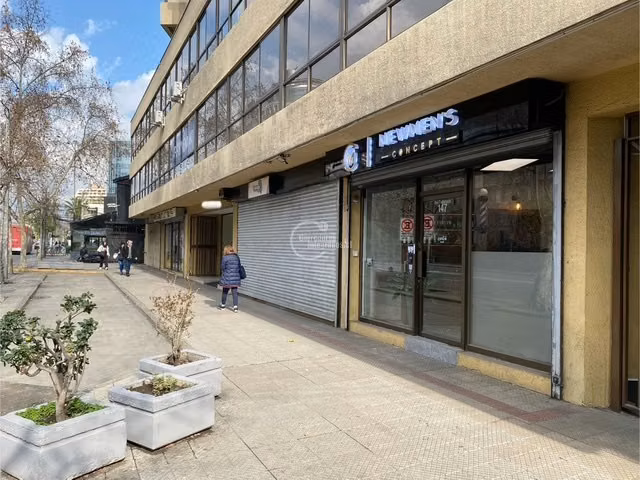 Local Comercial en arriendo en Providencia - Imagen 4