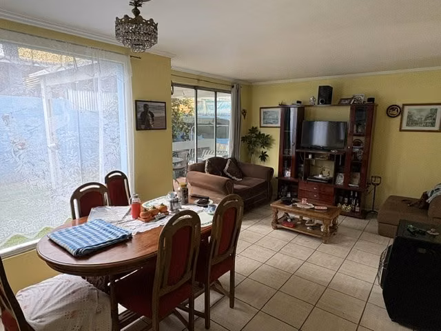 Casa en venta de 4 dorm. en Maipú