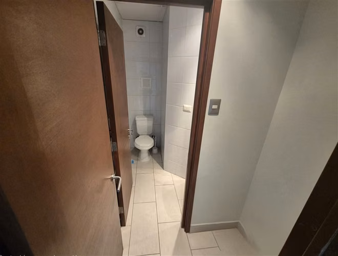 Oficina en venta 2 ambientes 2 baños en Los Angeles