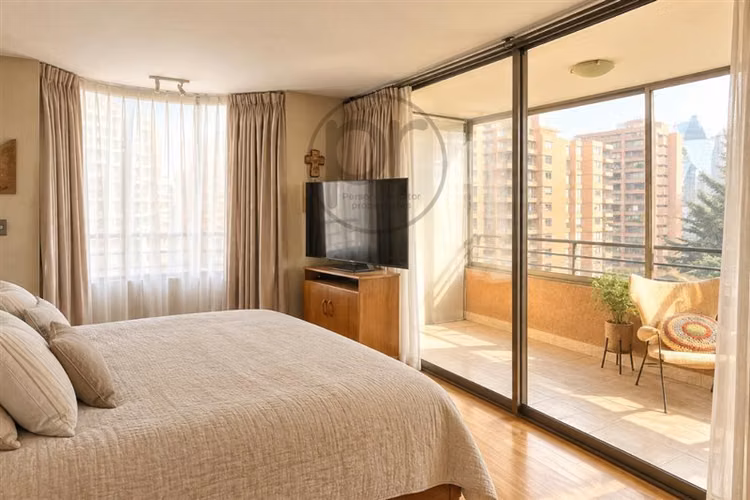 Las Condes, venta elegante depto 4 dorm. Vista y amplitud - Imagen 12