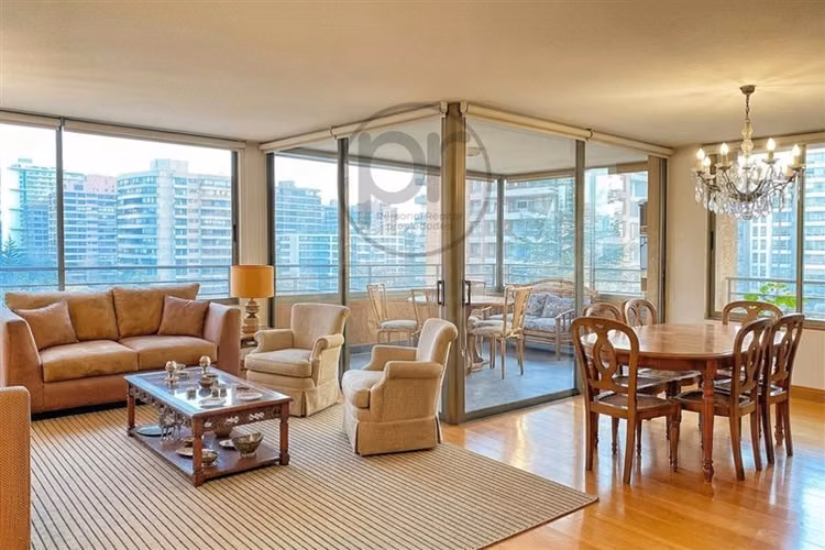 Las Condes, venta elegante depto 4 dorm. Vista y amplitud - Imagen 3