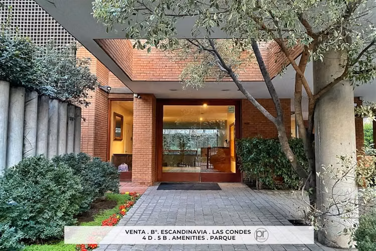 Las Condes, venta elegante depto 4 dorm. Vista y amplitud