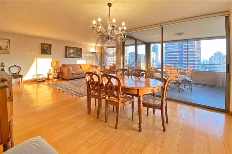 Las Condes, venta elegante depto 4 dorm. Vista y amplitud - Imagen 4