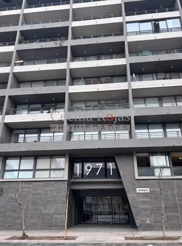 Moderno departamento 2D/2B con estacionamiento y bodega, cerca del Metro Toesca