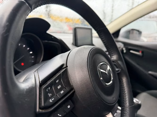 MAZDA 2 2018 - Imagen 11