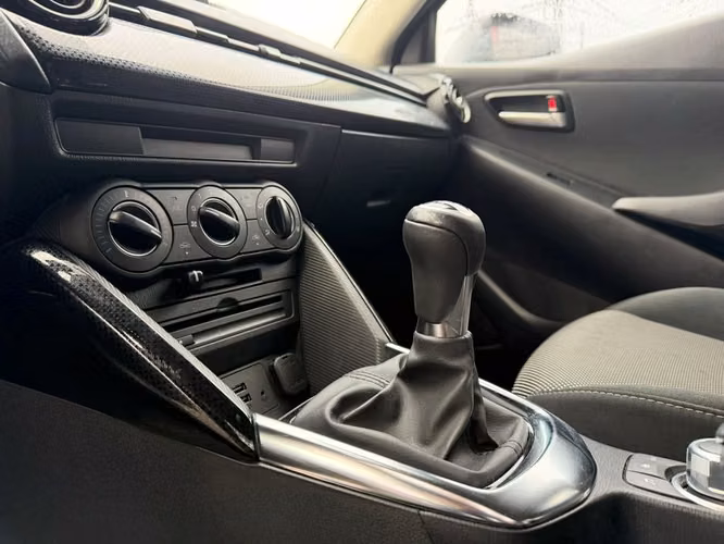 MAZDA 2 2018 - Imagen 10