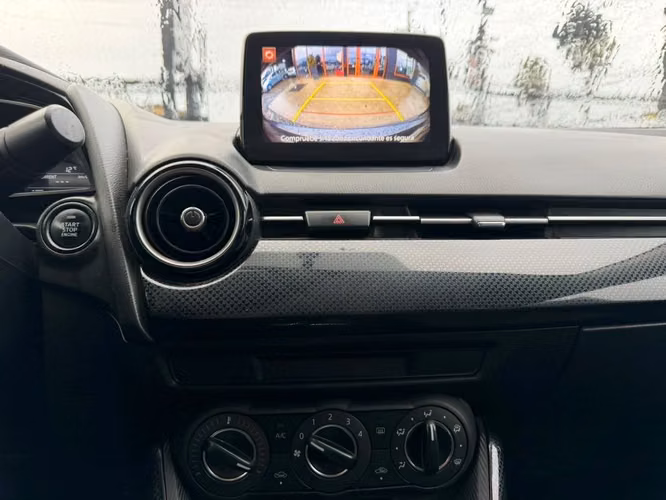 MAZDA 2 2018 - Imagen 8