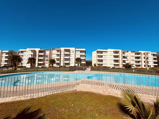 Vende Tres Dormitorios Estacionamiento Condominio Lomas de Papudo