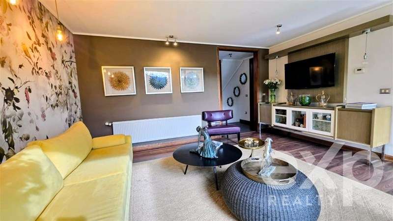 Casa en arriendo de 4 dorm. en Lo Barnechea - Imagen 2