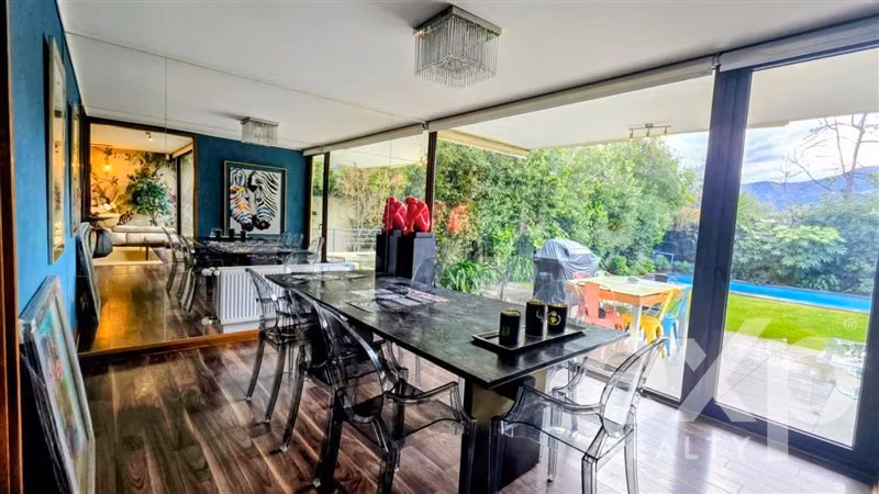 Casa en venta de 4 dorm. en Lo Barnechea
