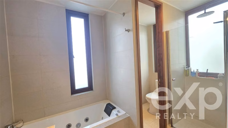 Casa en venta de 4 dorm. en Lo Barnechea