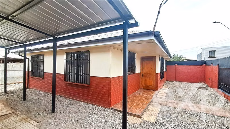 Casa amplia en arriendo 2 dorm - Gran patio - Padre Hurtado