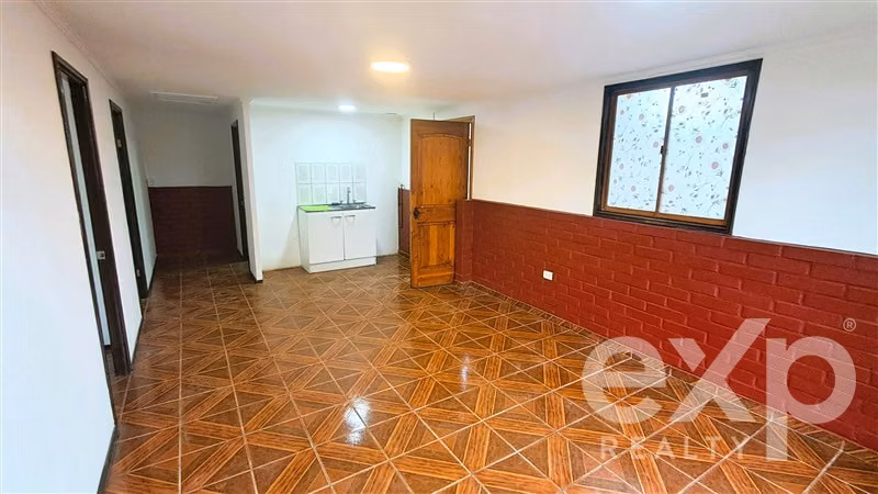 Casa amplia en arriendo 2 dorm - Gran patio - Padre Hurtado